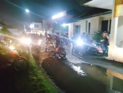 Polsek Kalasan Bersama Lintas Komunitas STAK Berbagi Dalam Rangka Peringati HUT Bhayangkara Ke-76