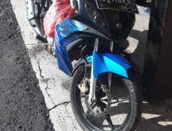 Senggolan Dengan Truk, Pengendara Wanita Dilarikan Ke Rumah Sakit