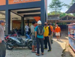 Sebuah Sepeda Motor Ditinggalkan Pemiliknya Di Tebing Bukit Ragil Pantai Siung