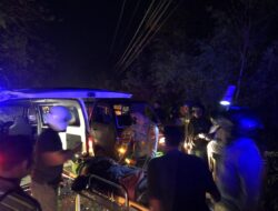 Kurang Konsentrasi Saat Berkendara, Mobil Suzuki Carry Adu Banteng Dengan Yamaha NMAX