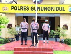 15 Personil Polres Gunungkidul Menerima Penghargaan Dari Kapolres Gunungkidul
