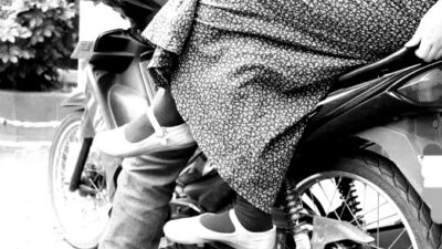 Pakaian Bawah Terlilit Roda Ban Belakang, Dua Perempuan Asal Wonogiri Terjatuh Saat Berkendara