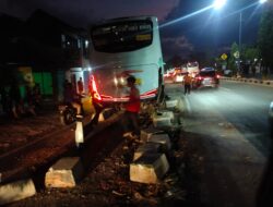 Berniat untuk Direm, Bus Mira Alami Kecelakaan Tunggal Dijalan RR A. Yani Banguntapan Bantul