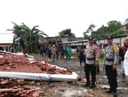 Terjangan Angin Kencang Landa Wilayah Gunungkidul, Pendopo Pasar Tawang di Patuk Ambruk