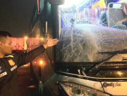 Bus Berpenumpang 30 Orang Tubruk GranMax di Bangjo Toyan, Dua Orang Jalani Rawat Jalan